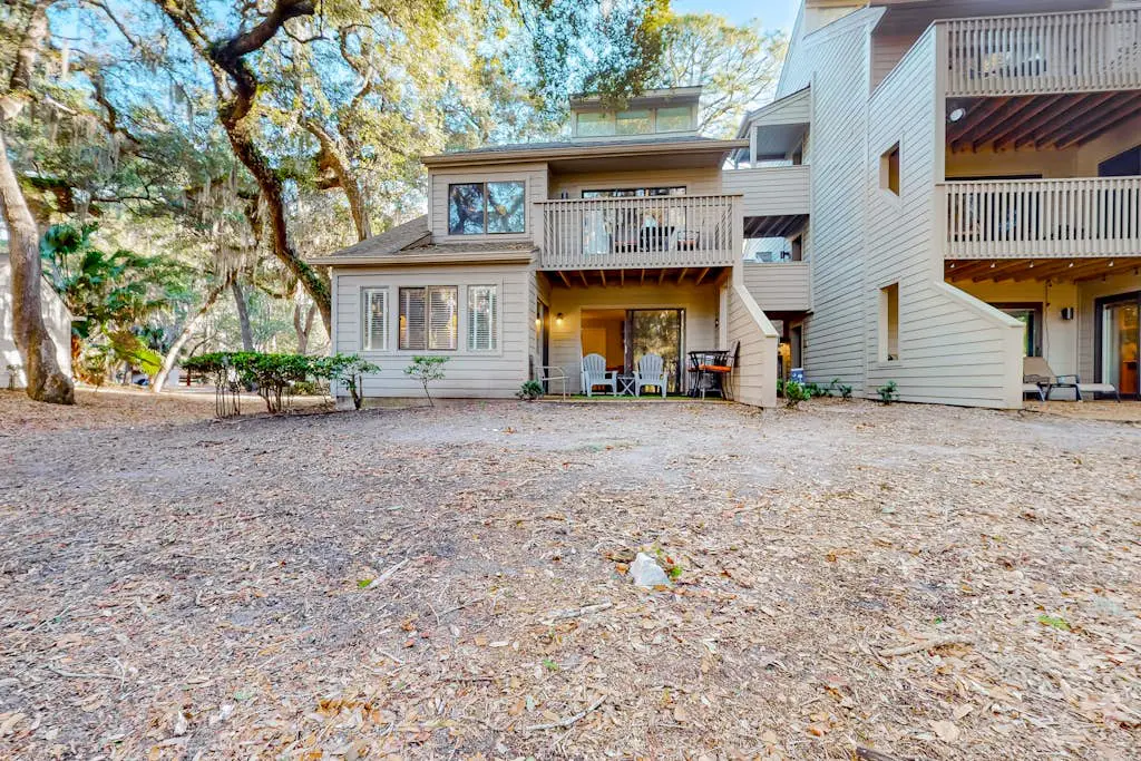 Dog-friendly villa w/ lagoon views & an updated interior - near beach & pools