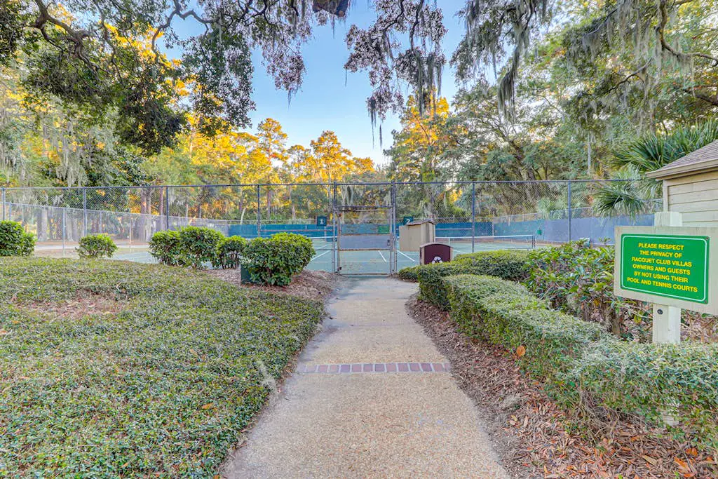 Dog-friendly villa w/ lagoon views & an updated interior - near beach & pools