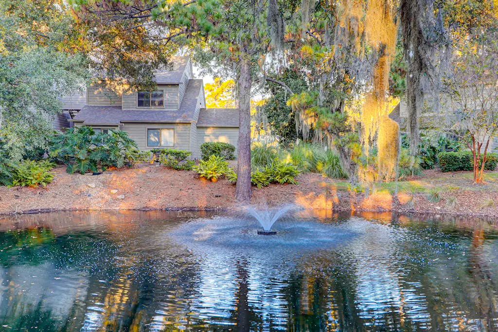 Dog-friendly villa w/ lagoon views & an updated interior - near beach & pools