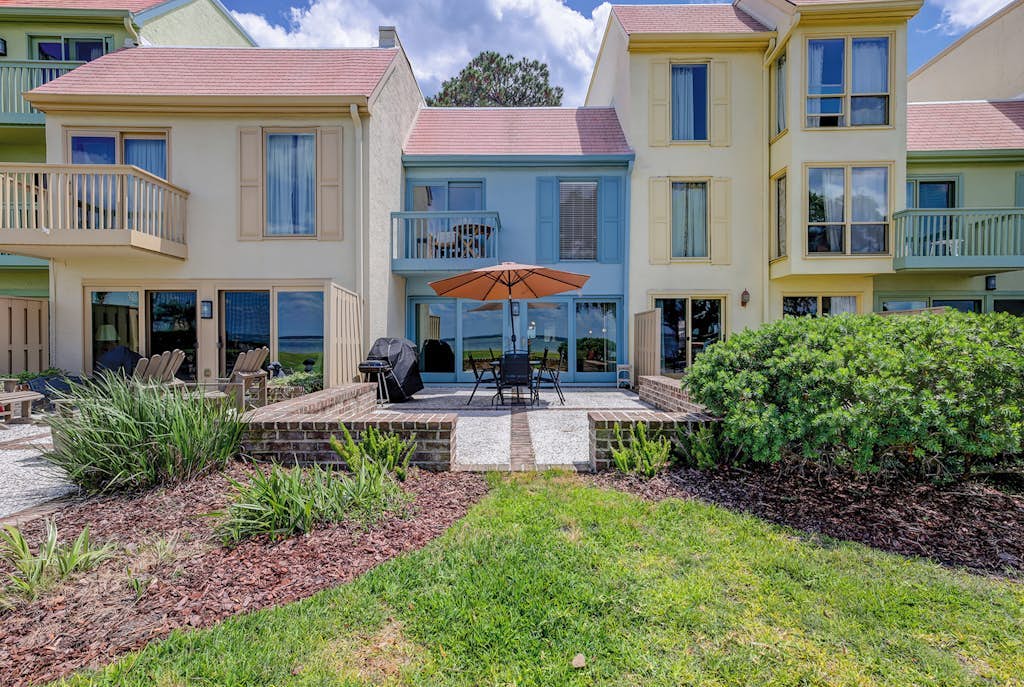 Harbour Town hideaway with scenic balcony, water views just steps from the lighthouse