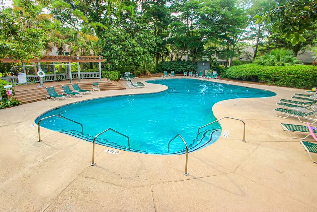 Beautiful Home On George Fazio Golf Course Close to the Beach