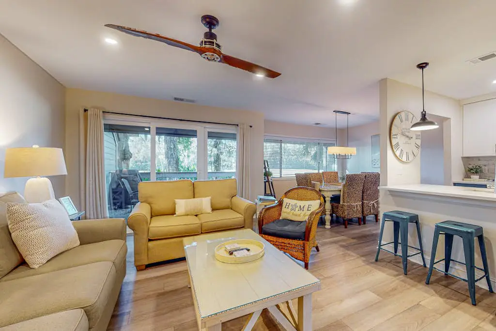 Beautiful Home On George Fazio Golf Course Close to the Beach
