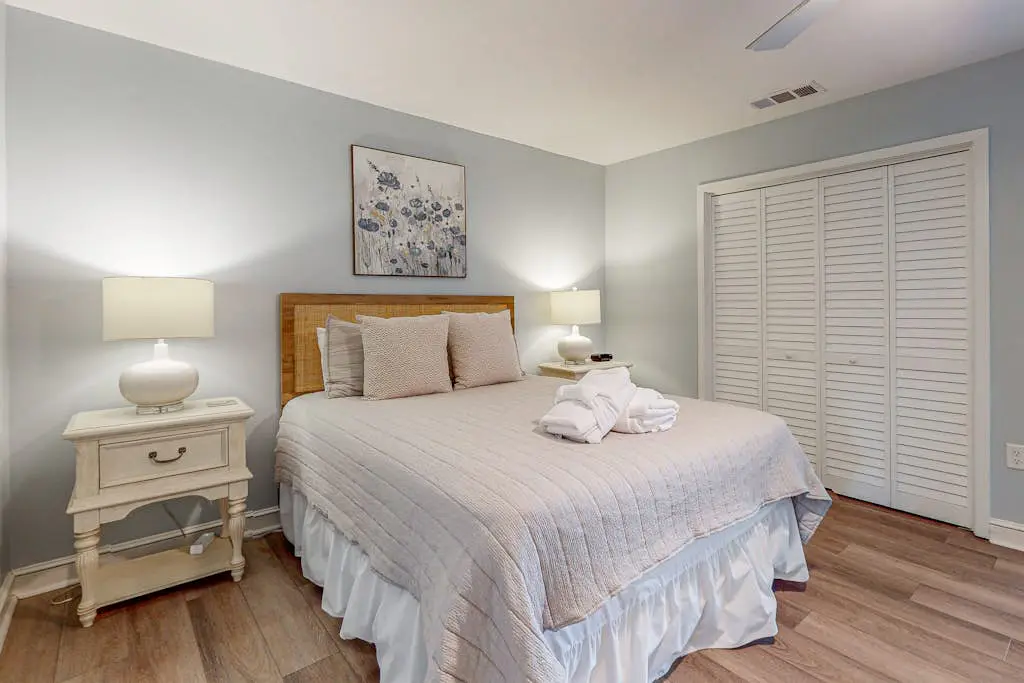 Beautiful Home On George Fazio Golf Course Close to the Beach