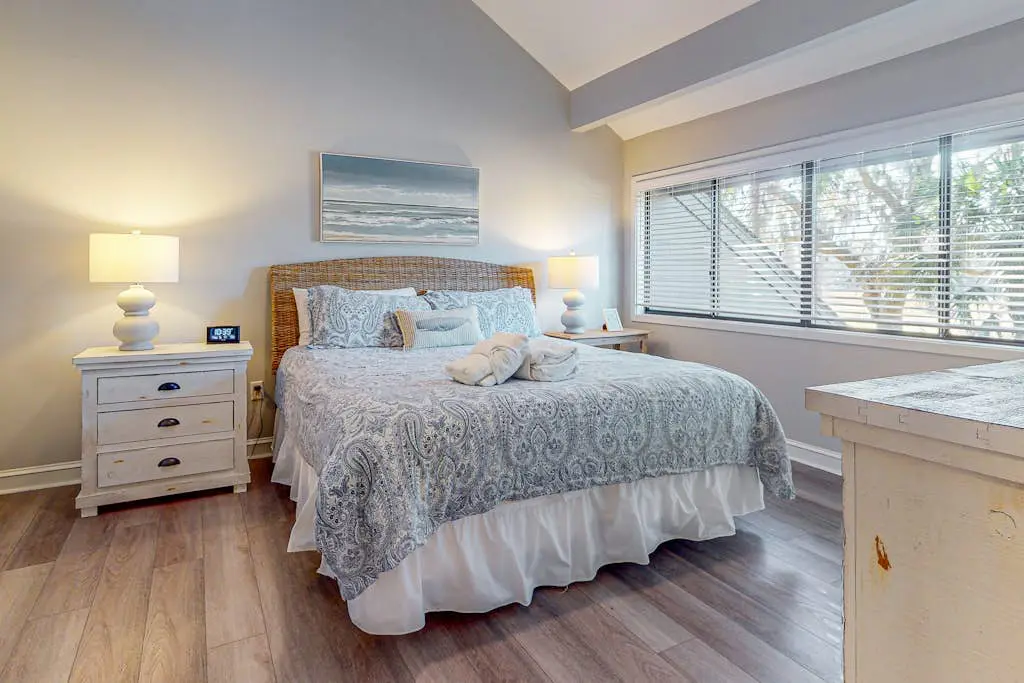Beautiful Home On George Fazio Golf Course Close to the Beach