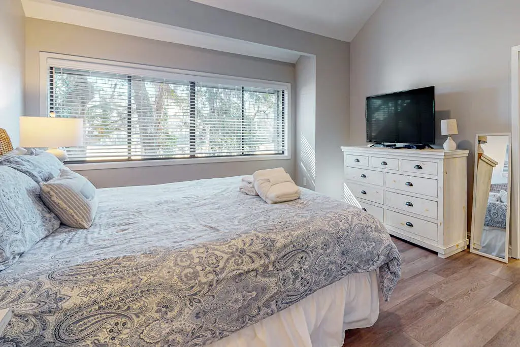 Beautiful Home On George Fazio Golf Course Close to the Beach