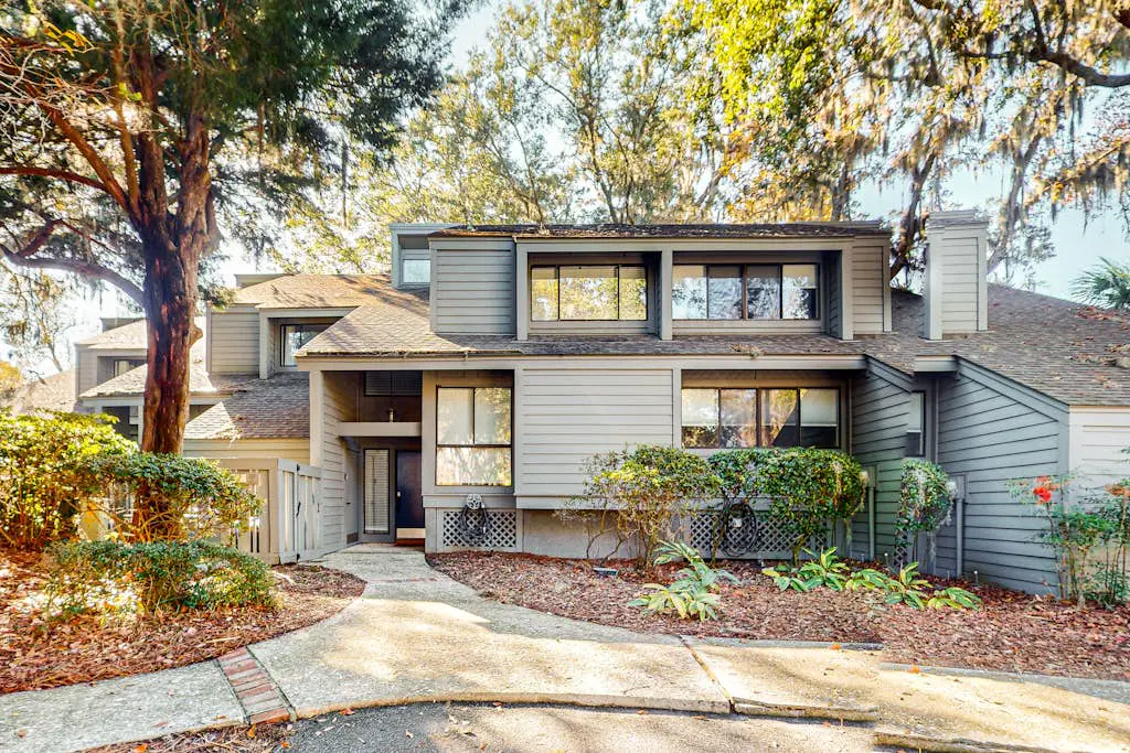 Beautiful Home On George Fazio Golf Course Close to the Beach