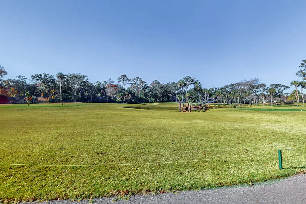 Beautiful Home On George Fazio Golf Course Close to the Beach