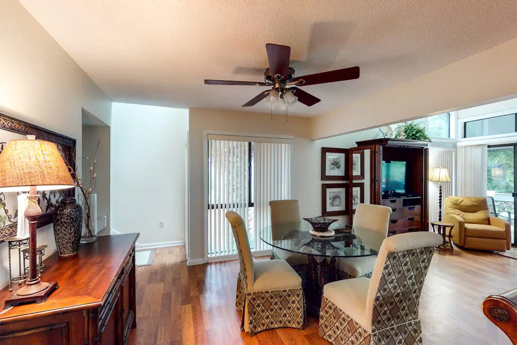 Charming, family-friendly condo w/ private deck - close to golf & the beach