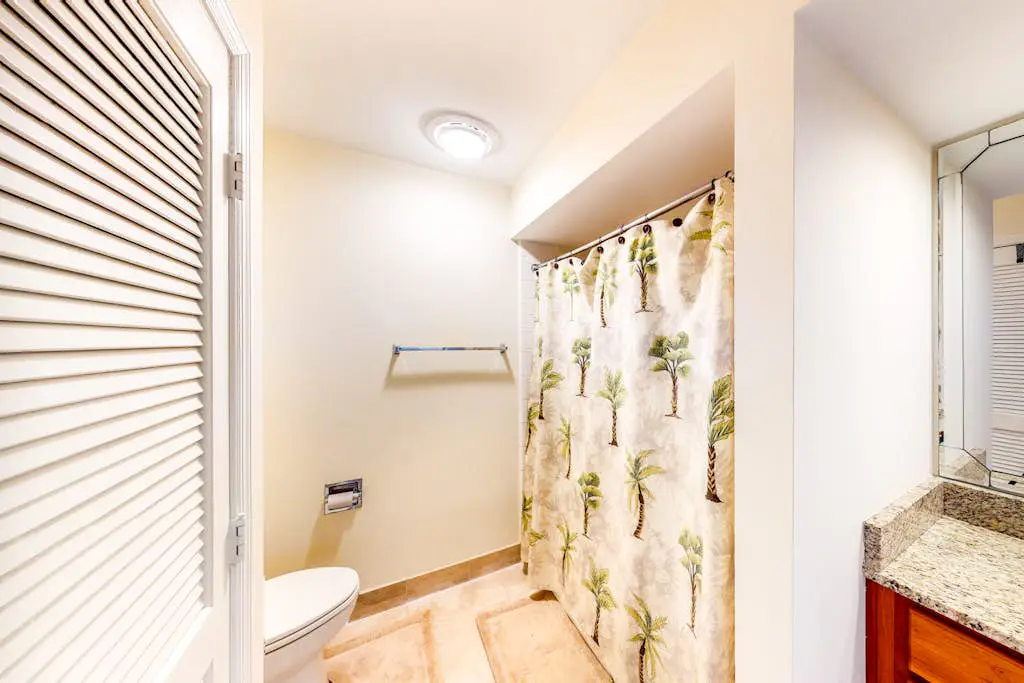 Charming, family-friendly condo w/ private deck - close to golf & the beach