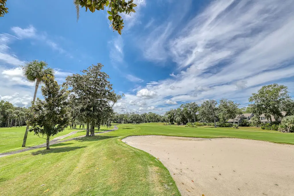 Charming, family-friendly condo w/ private deck - close to golf & the beach