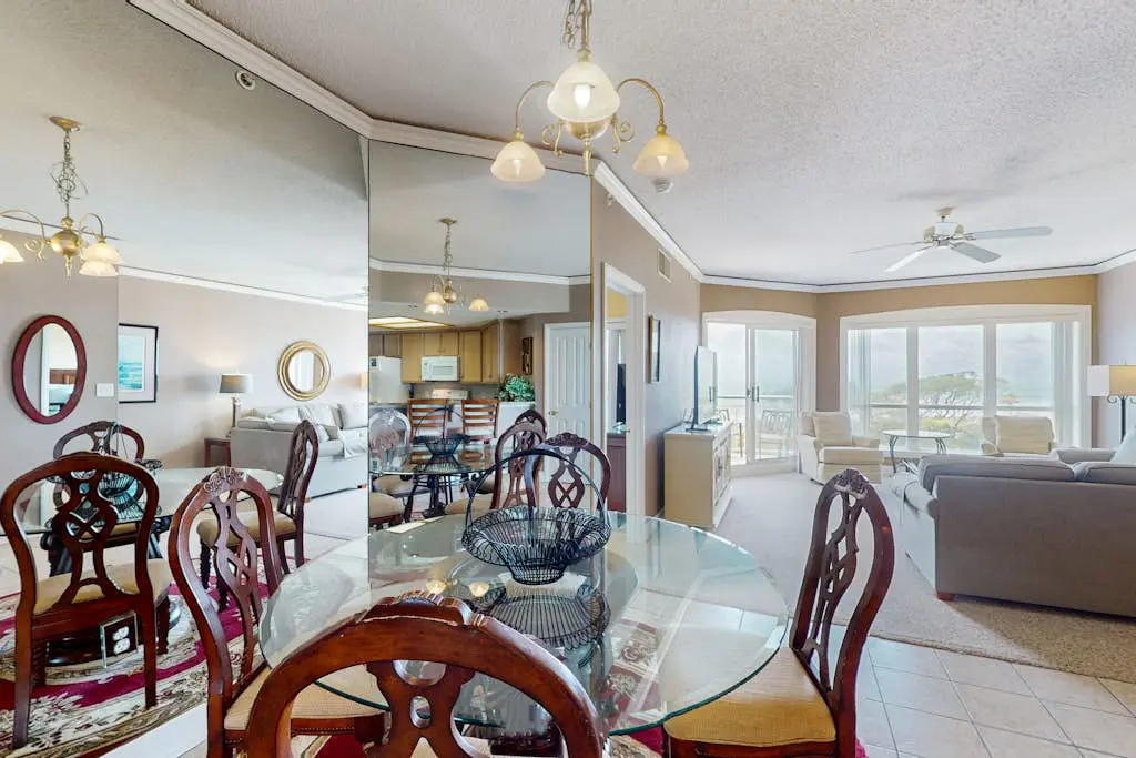 Island getaway by the ocean w/ balcony view & shared pool - beach access