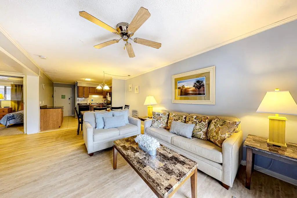 Casual Condo with Shared Outdoor Pool, High-Speed WiFi, and Wet Bar