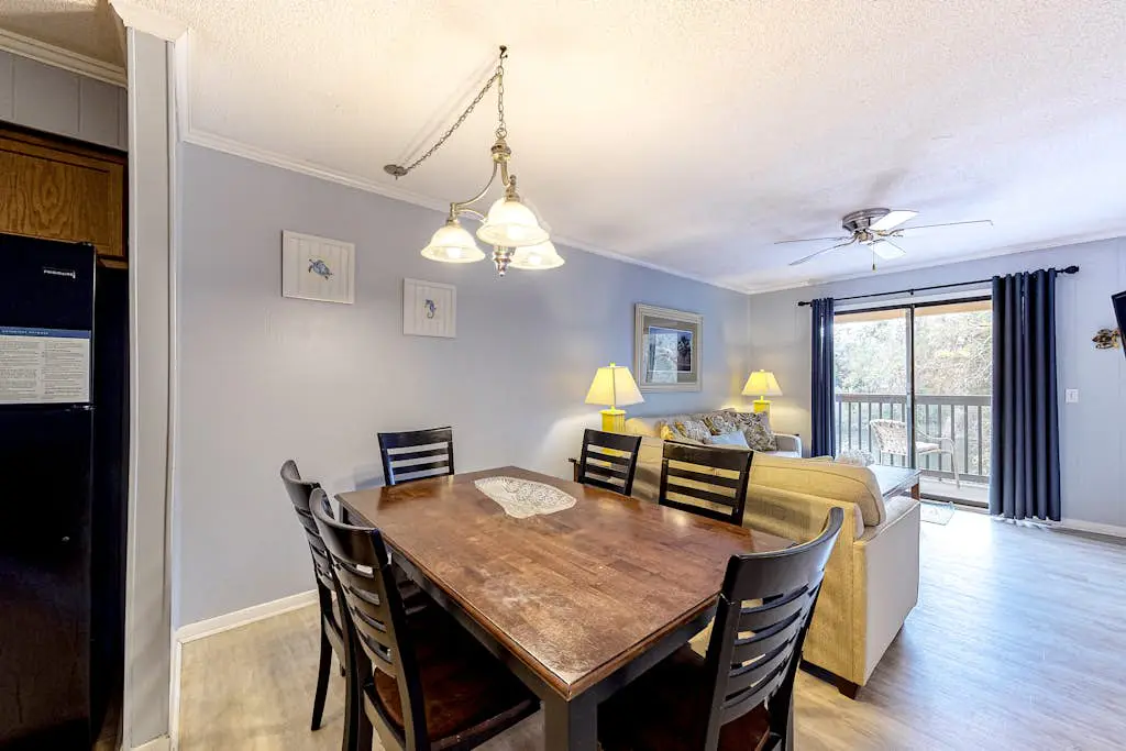 Casual Condo with Shared Outdoor Pool, High-Speed WiFi, and Wet Bar