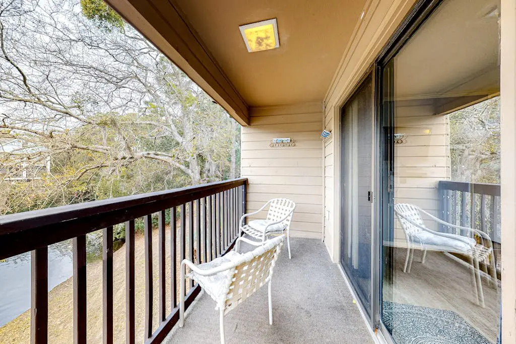 Casual Condo with Shared Outdoor Pool, High-Speed WiFi, and Wet Bar