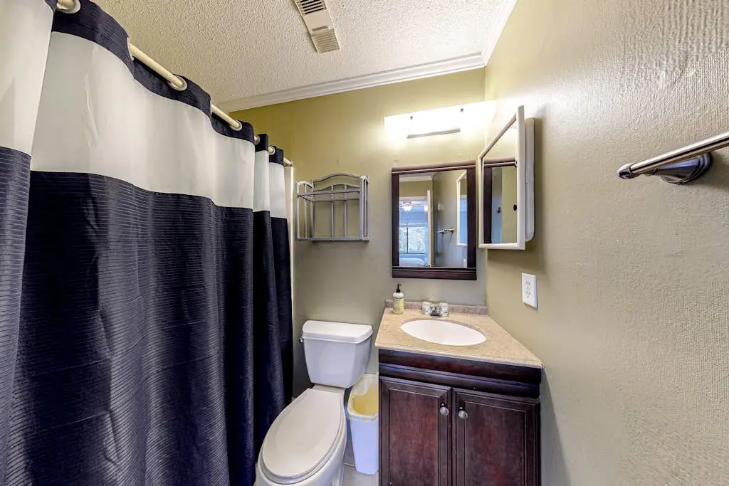 Casual Condo with Shared Outdoor Pool, High-Speed WiFi, and Wet Bar