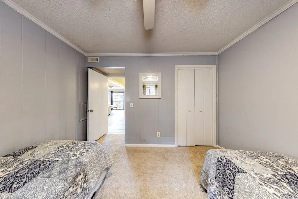 Casual Condo with Shared Outdoor Pool, High-Speed WiFi, and Wet Bar