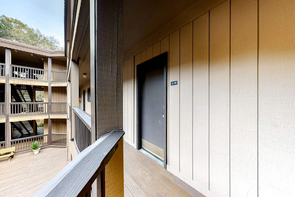 Casual Condo with Shared Outdoor Pool, High-Speed WiFi, and Wet Bar