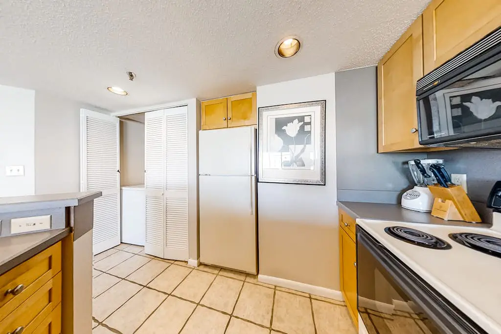 Family-friendly home w/ an ocean view + shared pool & hot tub - near the beach