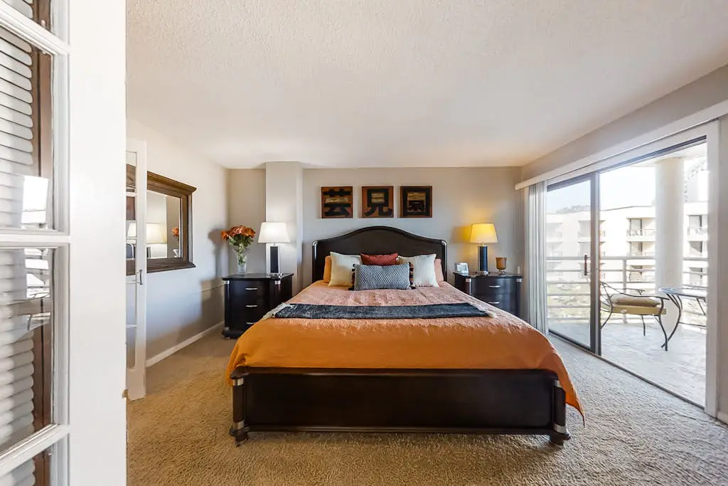 Family-friendly home w/ an ocean view + shared pool & hot tub - near the beach