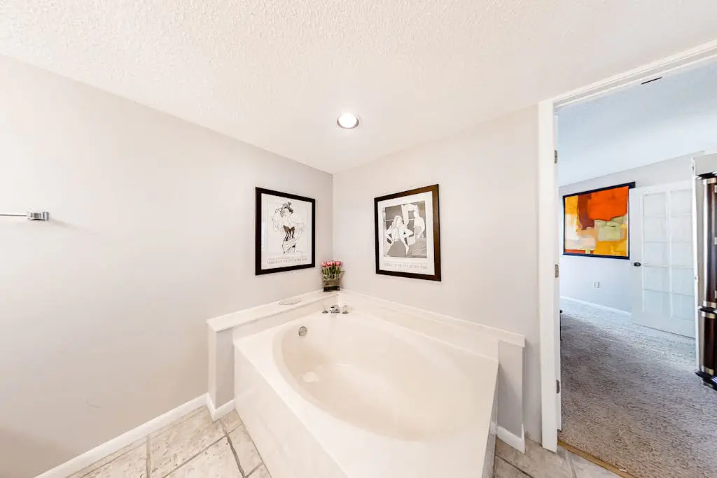 Family-friendly home w/ an ocean view + shared pool & hot tub - near the beach