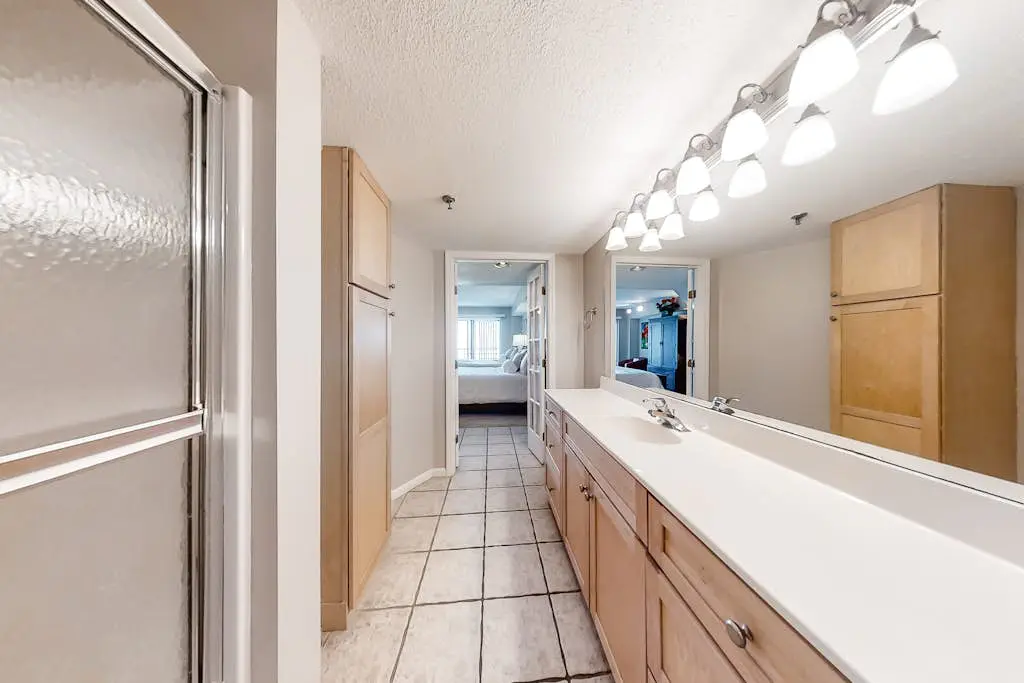 Family-friendly home w/ an ocean view + shared pool & hot tub - near the beach