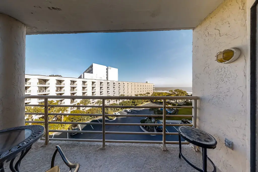 Family-friendly home w/ an ocean view + shared pool & hot tub - near the beach