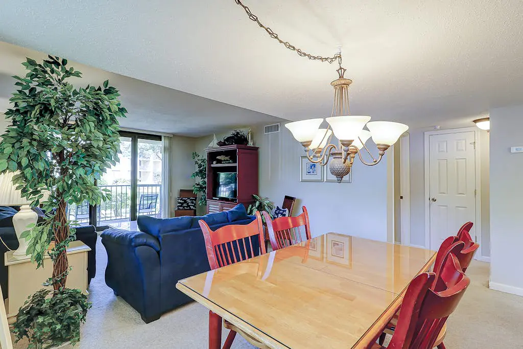 Island oasis with balcony, beach access, pool, hot tub
