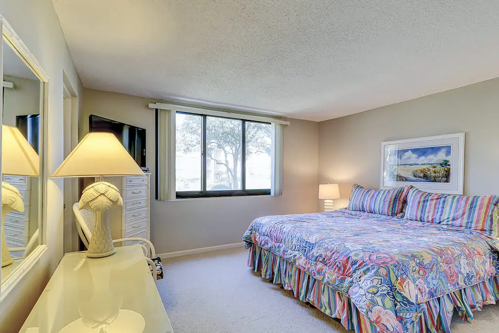 Island oasis with balcony, beach access, pool, hot tub