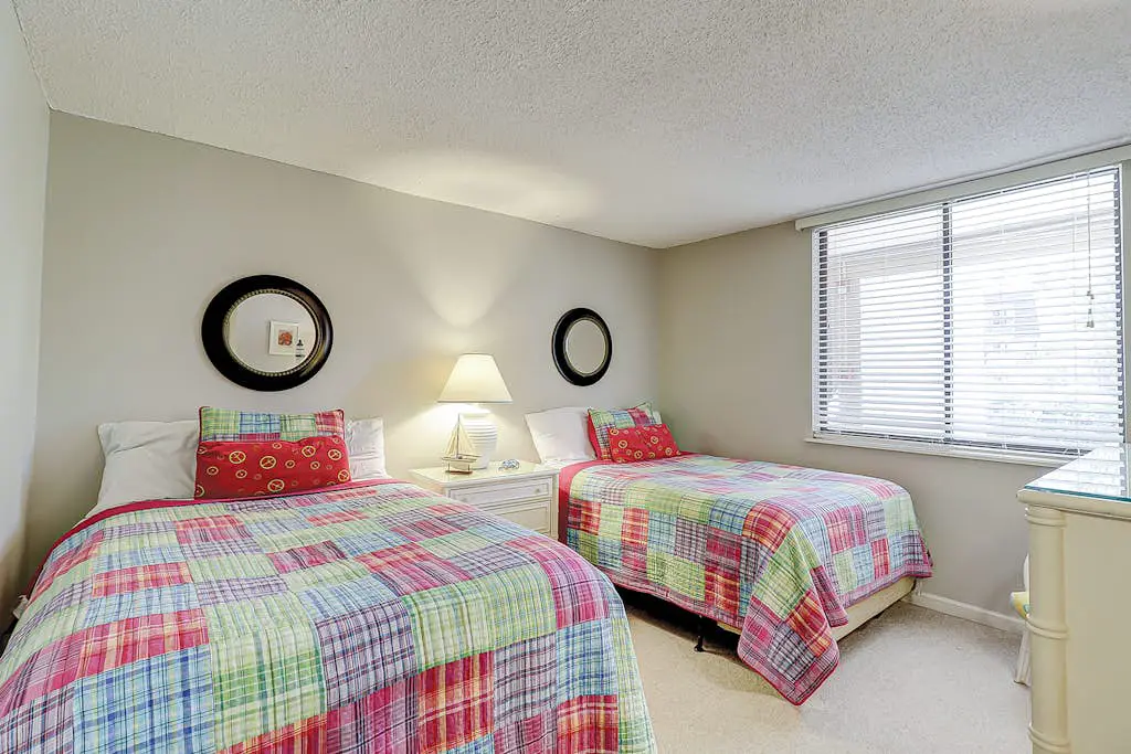 Island oasis with balcony, beach access, pool, hot tub