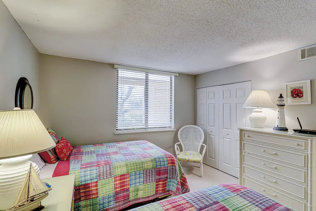 Island oasis with balcony, beach access, pool, hot tub