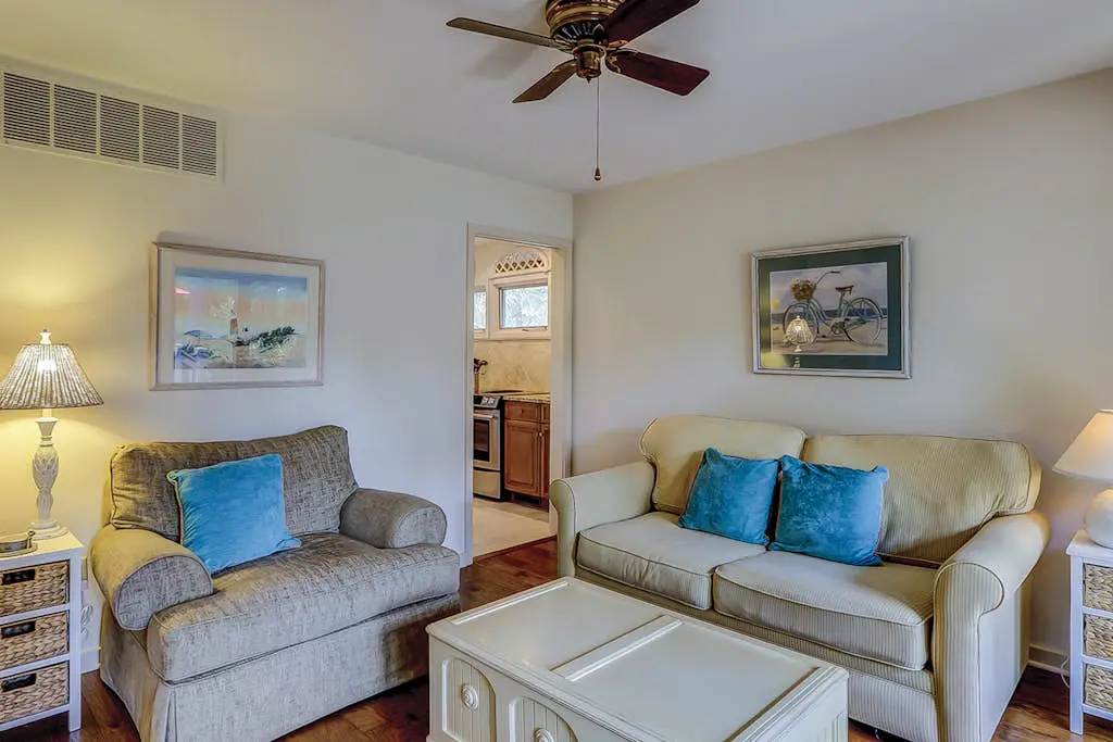 Charming 3 bedroom 3 1/2 bath home in beautiful Sea Pines.