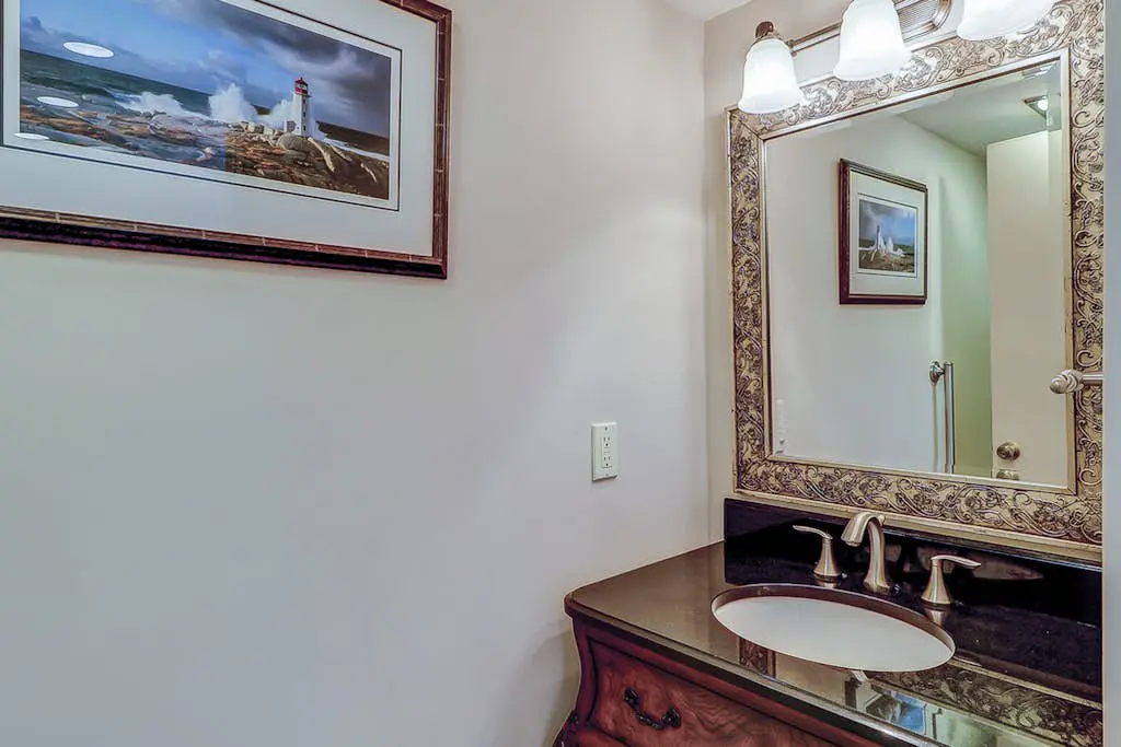 Charming 3 bedroom 3 1/2 bath home in beautiful Sea Pines.