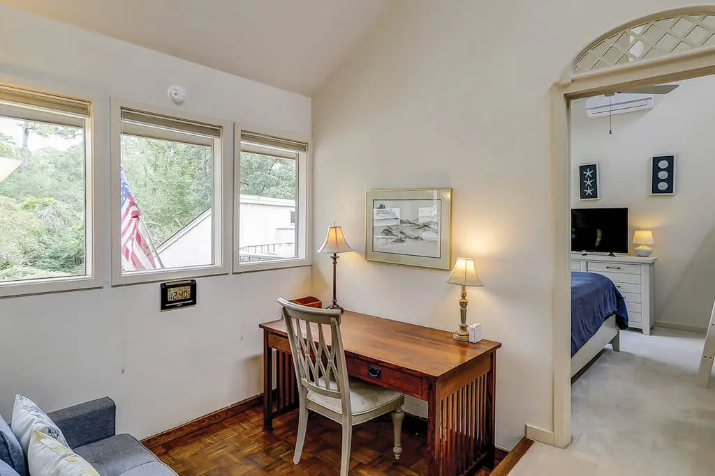 Charming 3 bedroom 3 1/2 bath home in beautiful Sea Pines.