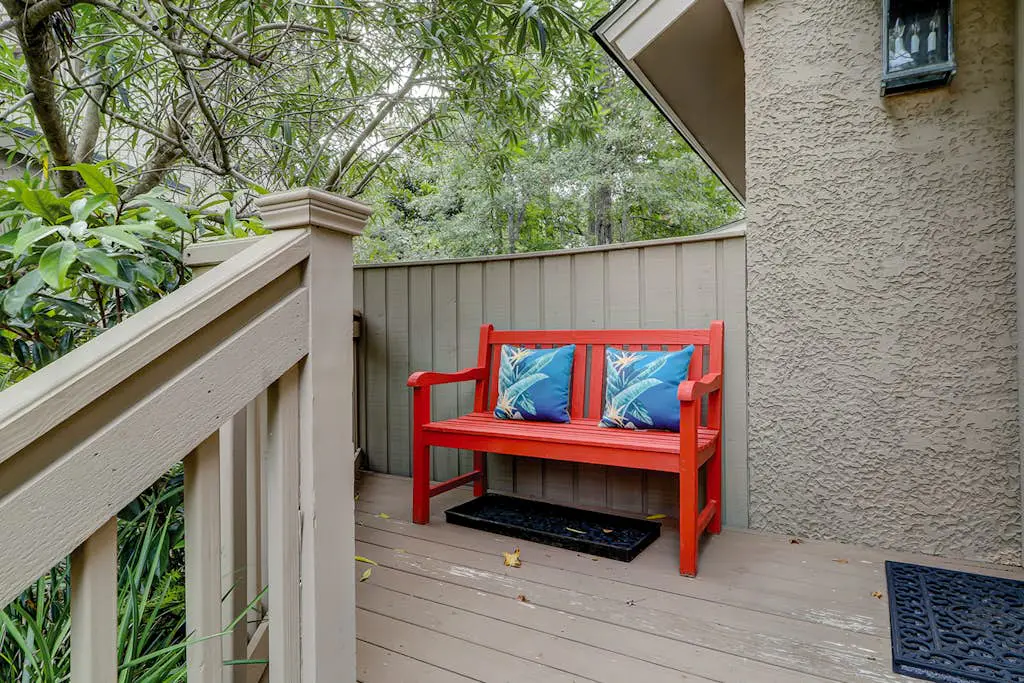 Charming 3 bedroom 3 1/2 bath home in beautiful Sea Pines.