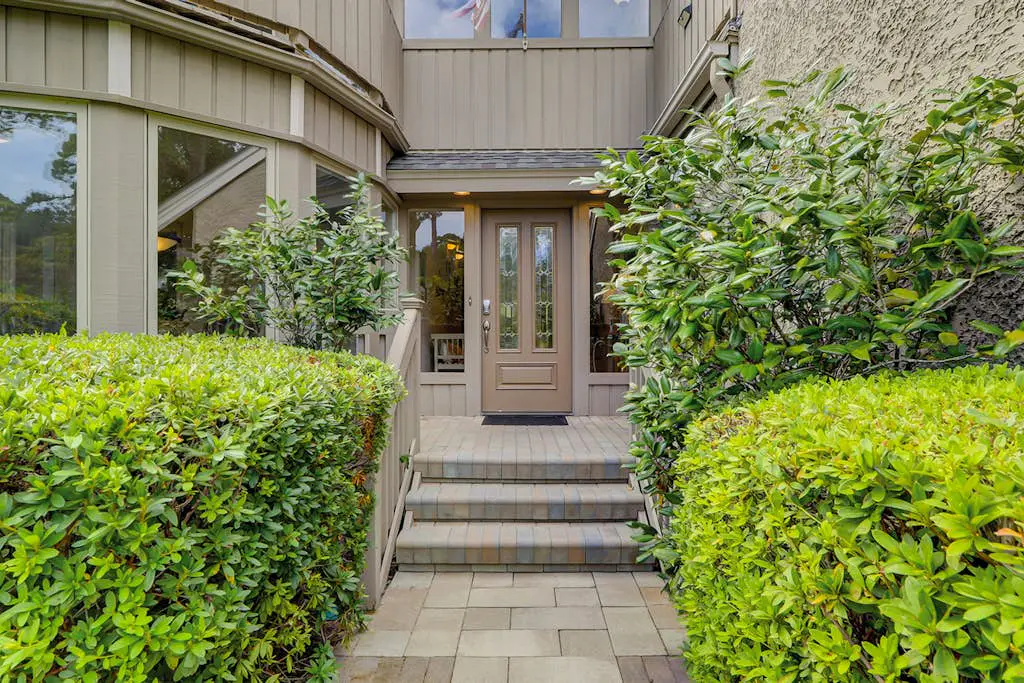 Charming 3 bedroom 3 1/2 bath home in beautiful Sea Pines.