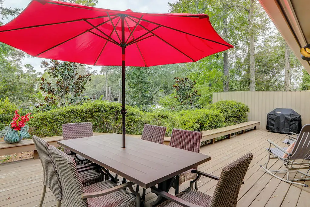 Charming 3 bedroom 3 1/2 bath home in beautiful Sea Pines.