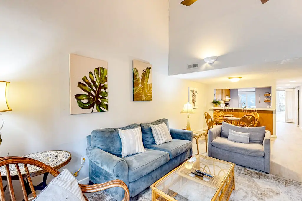 Lovely Condo with Shared Pool & Tennis Dogs Welcome