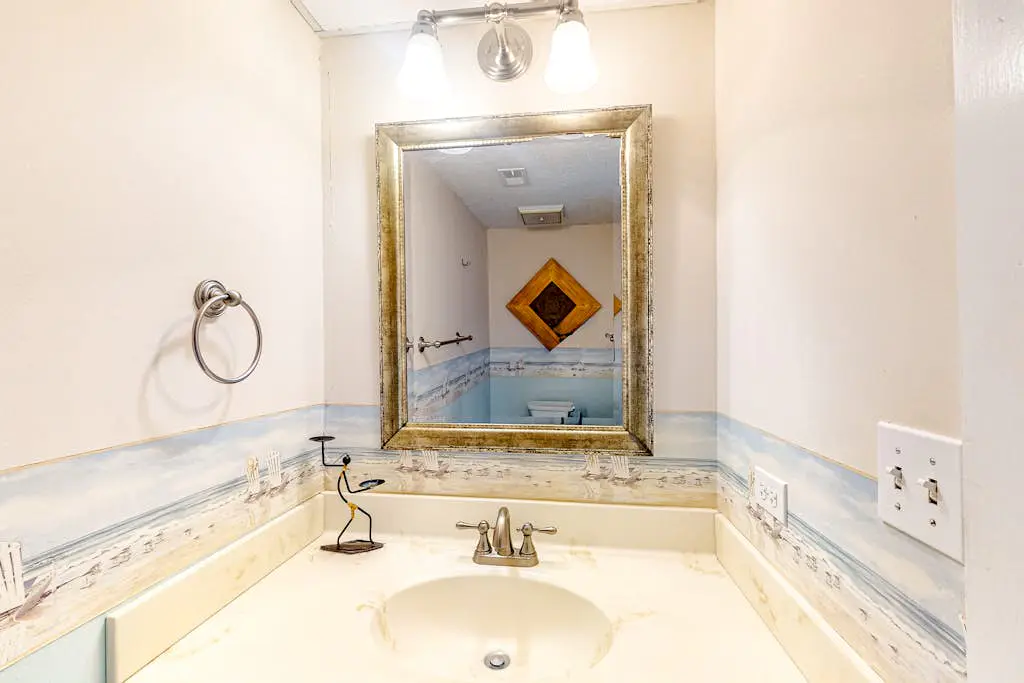 Lovely Condo with Shared Pool & Tennis Dogs Welcome