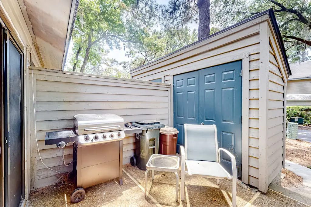 Lovely Condo with Shared Pool & Tennis Dogs Welcome