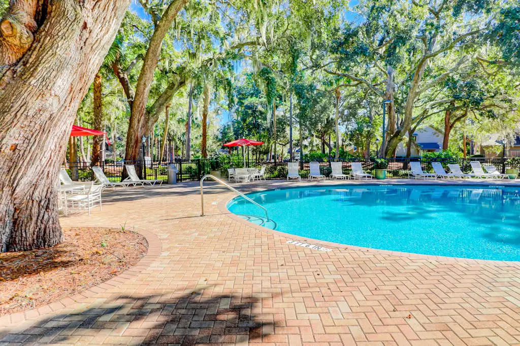 Lovely Condo with Shared Pool & Tennis Dogs Welcome