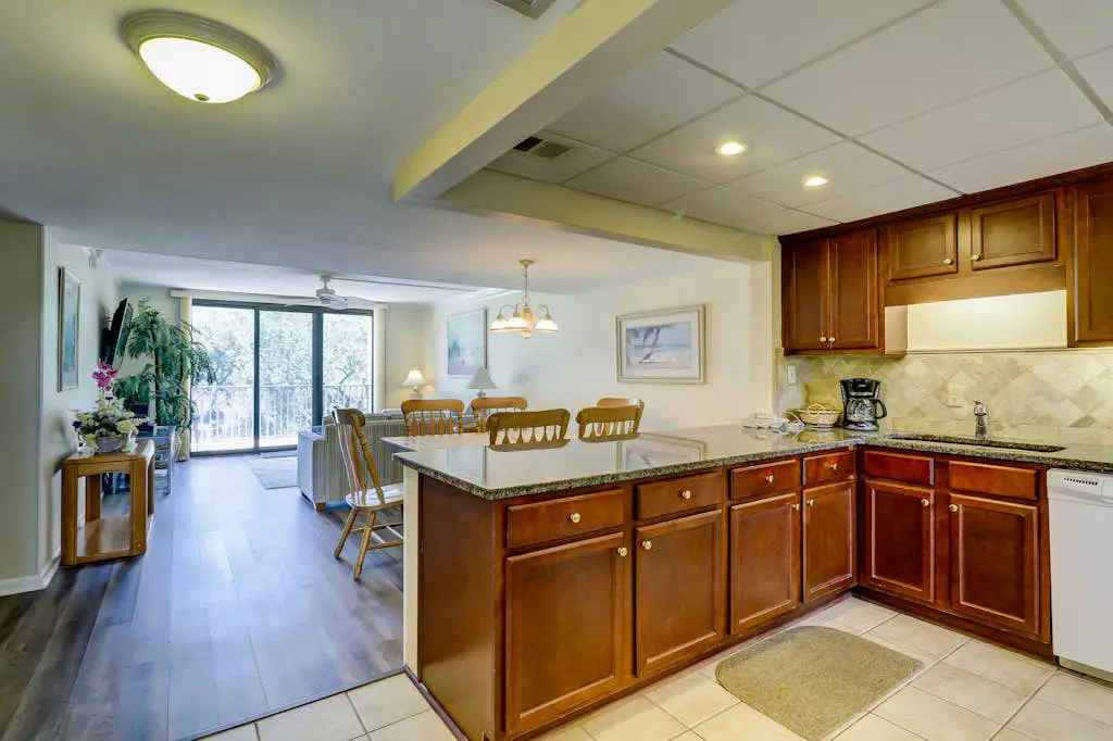 Stunning oceanview condo w/ a shared pool, hot tub, & tennis, plus beach access