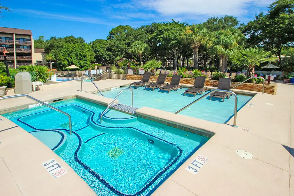 Stunning oceanview condo w/ a shared pool, hot tub, & tennis, plus beach access