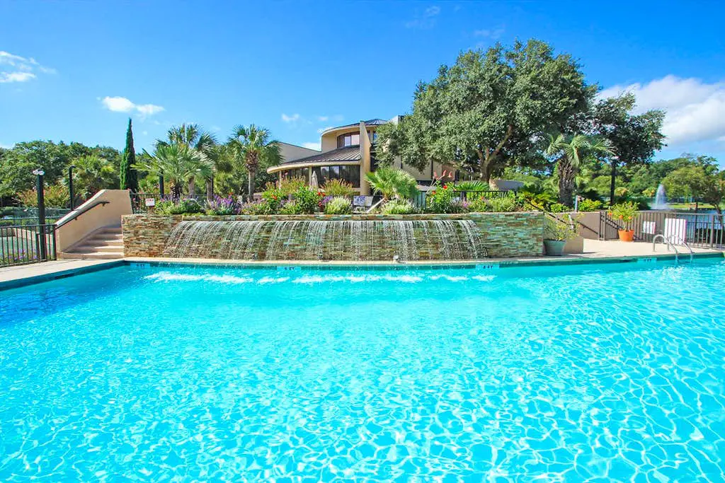 Stunning oceanview condo w/ a shared pool, hot tub, & tennis, plus beach access