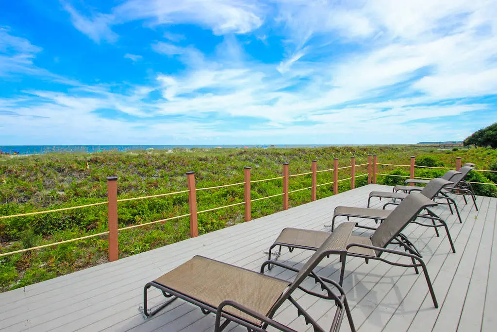 Stunning oceanview condo w/ a shared pool, hot tub, & tennis, plus beach access