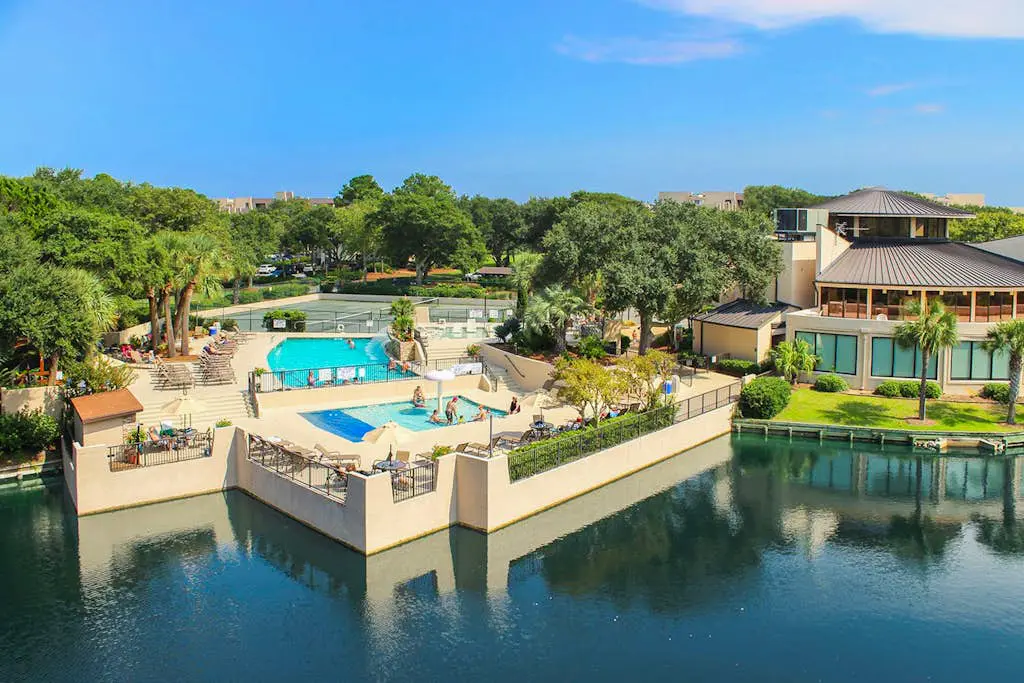 Stunning oceanview condo w/ a shared pool, hot tub, & tennis, plus beach access