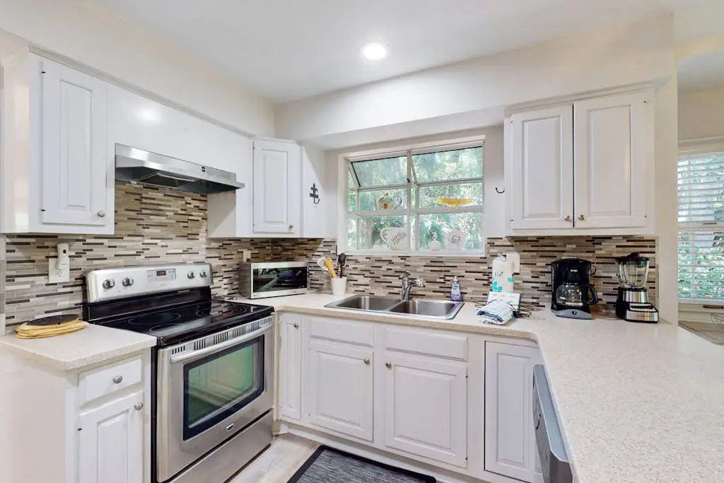 Dog-friendly, golf-course adjacent townhouse w/ a wet bar, patio, & shared pool