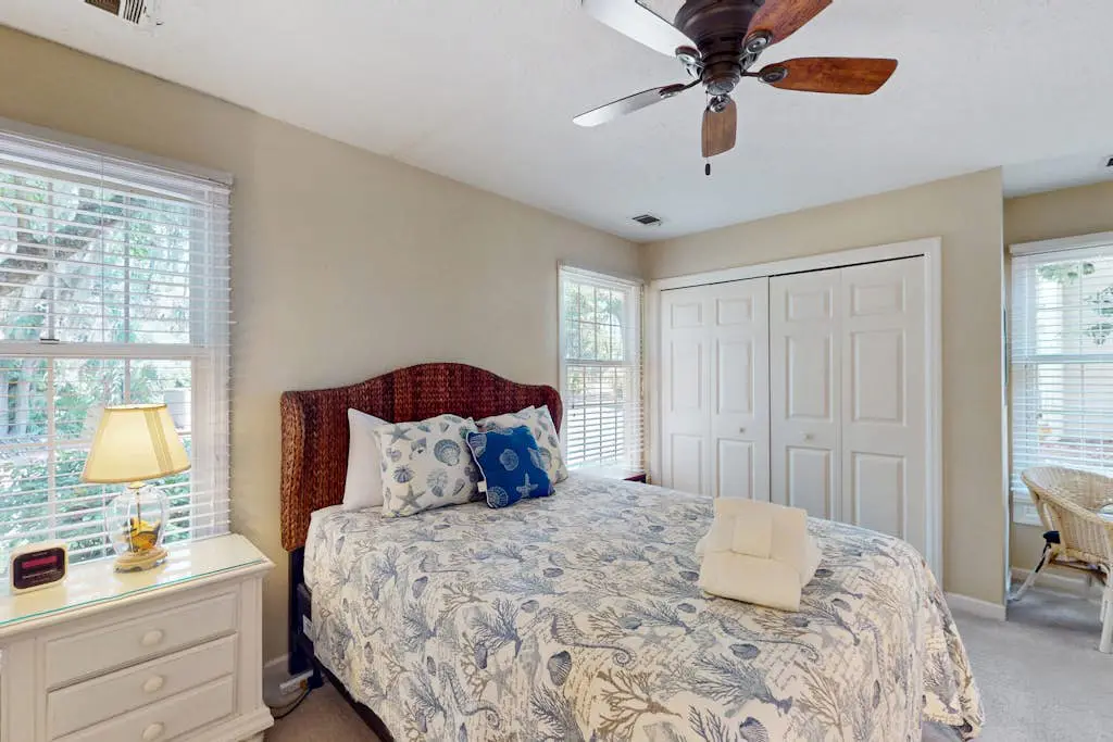 Dog-friendly, golf-course adjacent townhouse w/ a wet bar, patio, & shared pool