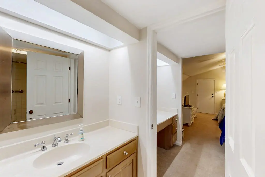 Dog-friendly, golf-course adjacent townhouse w/ a wet bar, patio, & shared pool