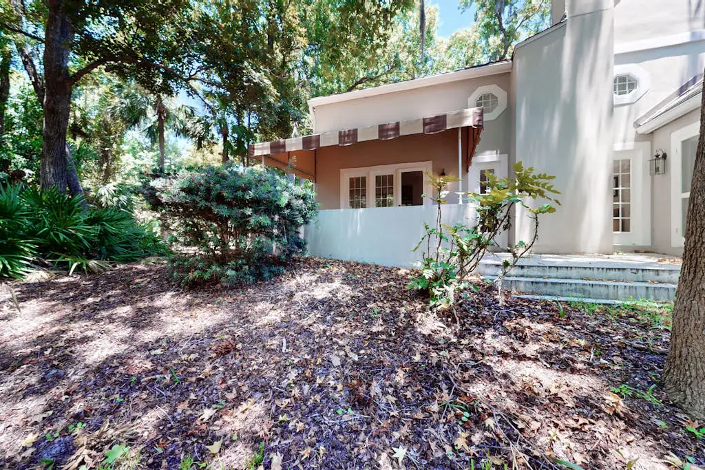 Dog-friendly, golf-course adjacent townhouse w/ a wet bar, patio, & shared pool