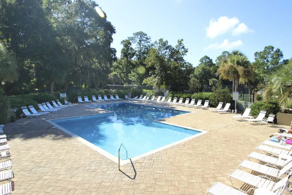 Dog-friendly, golf-course adjacent townhouse w/ a wet bar, patio, & shared pool